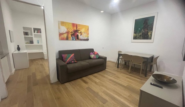 Milano bilocale recently renovated, close to Milano Duomo 10 min auto