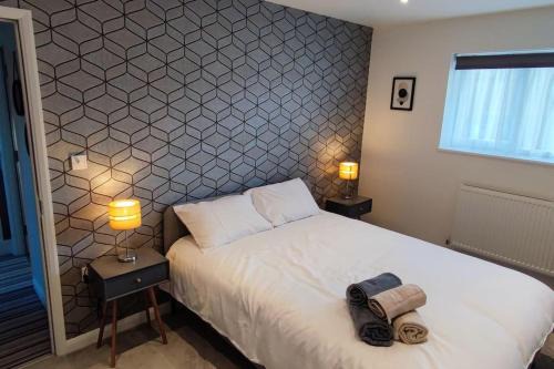Modern 1 BR flat with Air Con