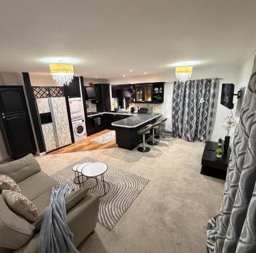 Modern 2-Bedroom Burnham High Street