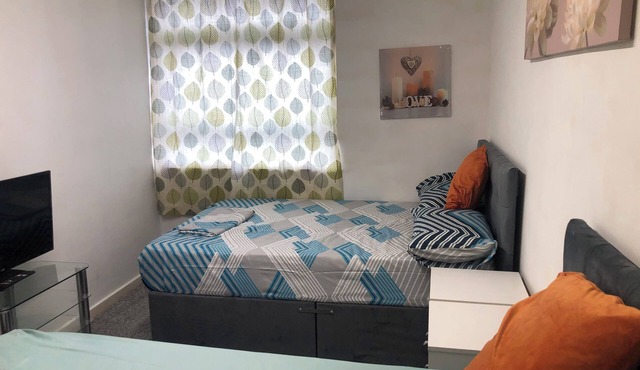 Modern 2 bedroom Near Heathrow Airport