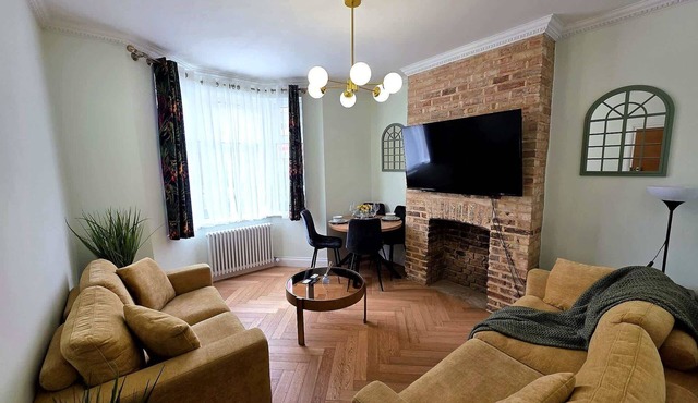 Modern 2BDR Home with Garden in Walthamstow