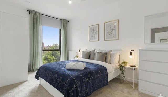 Modern 2BR-2BA Apartment Next to Wembley Stadium