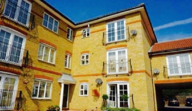 Modern 3 Bedroom Ground Floor Apartment