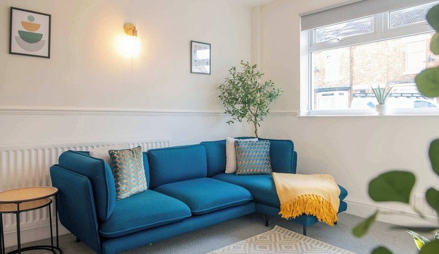 Modern 3 Bedroom Home in Central Rugby