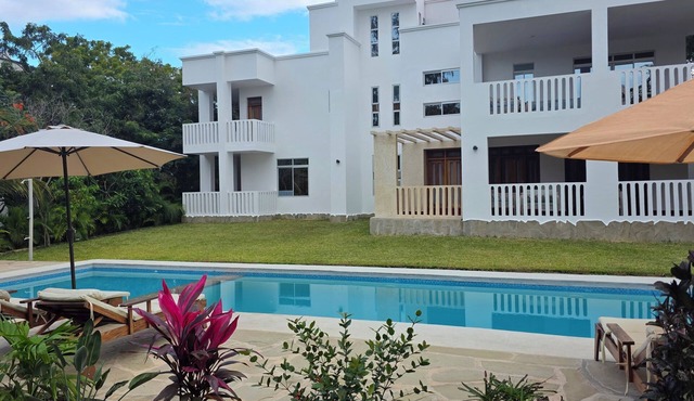 Modern 4-Bedroom Villa with Rooftop & Beach Access – Diani