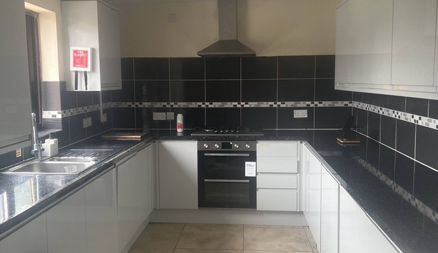 Modern 4bed house for 9 guests