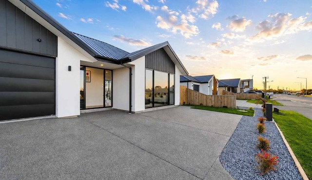 Modern 4BR with Billiards & Bright Living