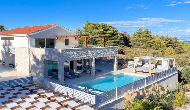 Modern and elegant villa situated in Pitve on the island of Hvar