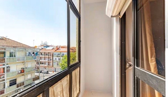 Modern, bright 2-bedroom apartment in Amadora