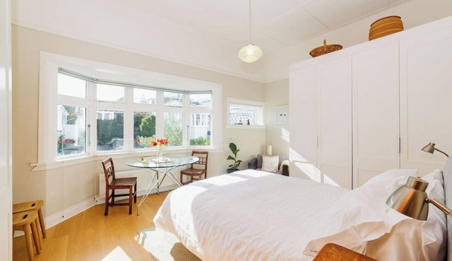 Modern Character Villa | Parking & Sunny Courtyard