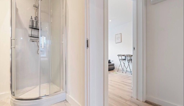 Modern CityCentre|Netflix|Smart TV|Free Parking