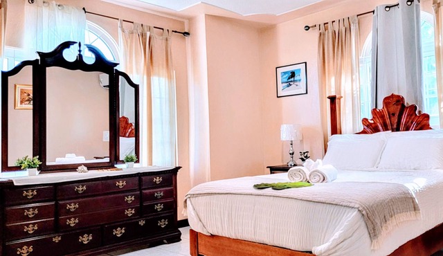 Modern Elegant Guest House w/ Direct Ocean Views Along Jamaica's Northern Coast