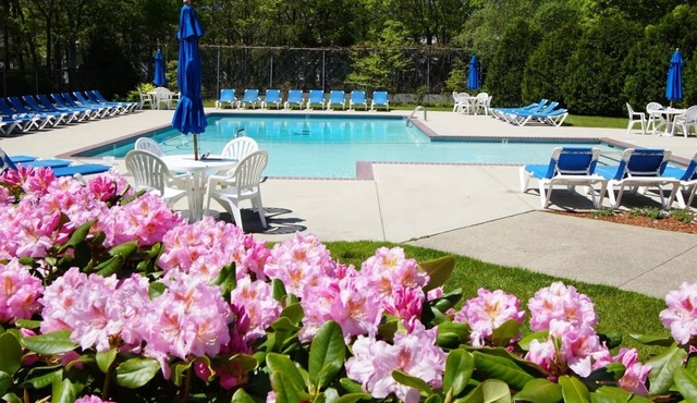 Modern family-friendly Sea Mist Resort w/many amenities close to beaches!