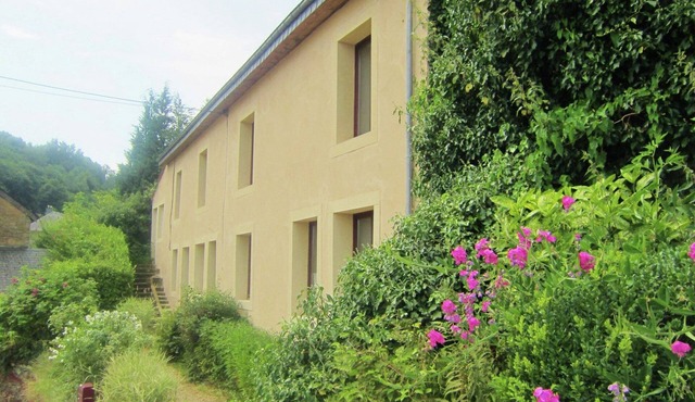 Modern Farmhouse in Chassepierre with Terrace