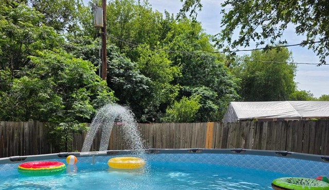 Modern Home with Backyard pool plus Mini Golf!