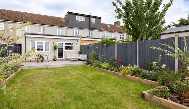 Modern Ilford home with private garden