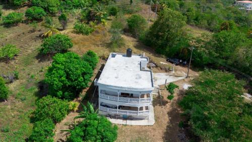 Modern Island Getaway In St Lucia, 5 min from Airport, Beach, Shopping