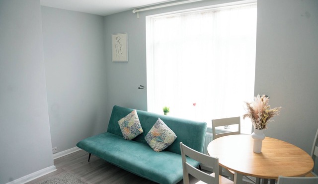 Modern London House With Free Parking & Family Friendly
