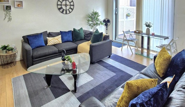 Modern Luxury City Centre Apartment Prime Location