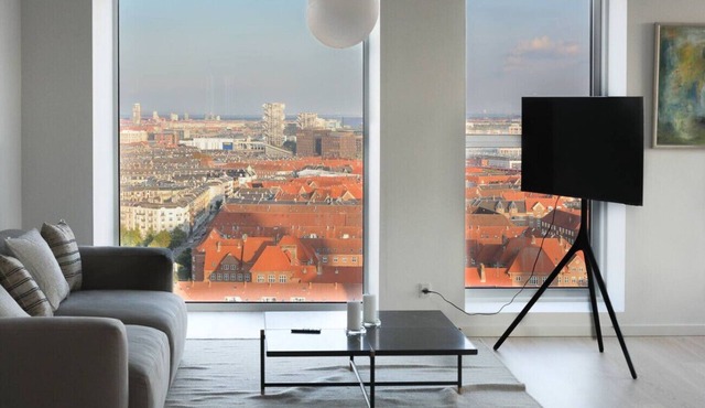 Modern Minimalist Apartment with Panoramic Views