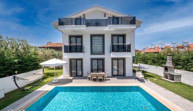 Modern newly built 4 bedroom villa with pool and garden in Central Hisaronu