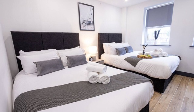 Modern Newly Renovated flat - Elstree & Borehamwood Railway Station