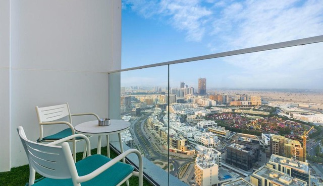 Modern Studio on 27th Floor with Miracle Garden Views
