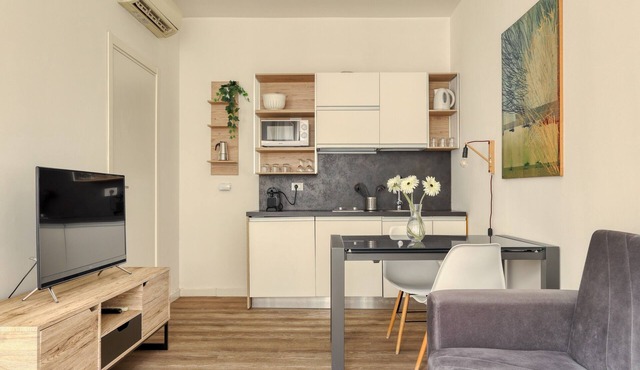 Modern Studios near the City Centre