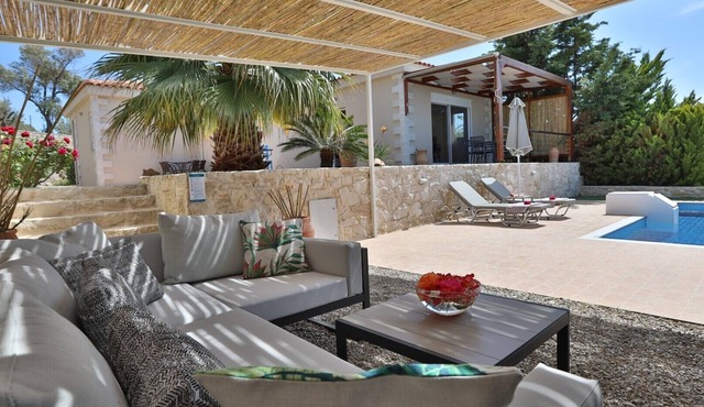 modern villa with private pool, just 5 minutes to the beach