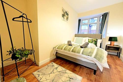 Modren Studio Apartment - Near Luton Station