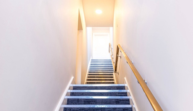 Morris Mews Apartment | Central | 7 Guests