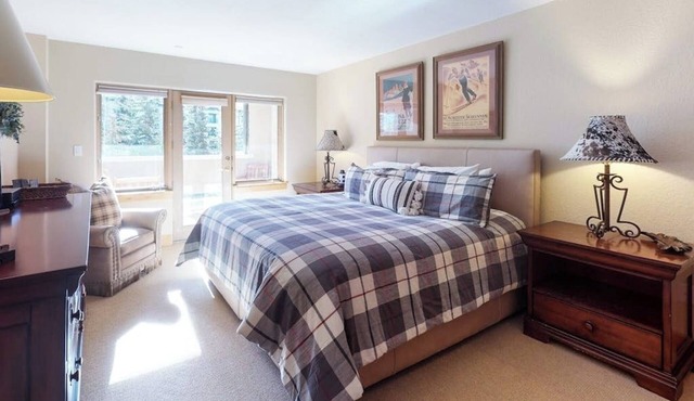 Mountain Condo w/Balcony, Fireplace, Shared Pool, & Hot Tub - Walk to Lifts