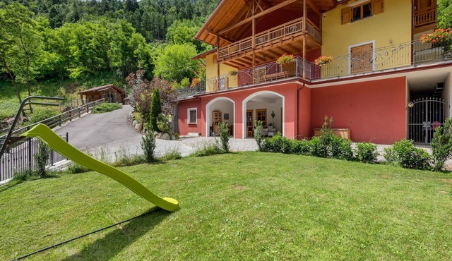 Mountain Retreat with Sauna