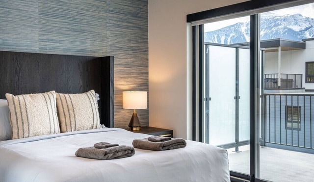 Mountain Revelation - Condo with Private Hot Tub
