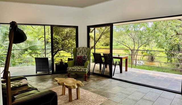 NATURE PURE: New bungalow with its own lake - private, quiet! Beach 10 min.