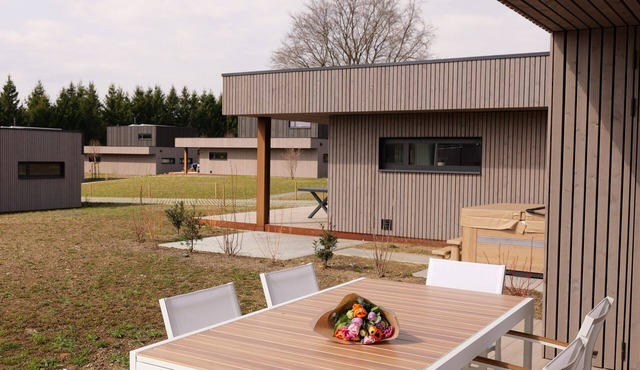 Nature Lake Village – Villa No. 28 – Sleeps 8