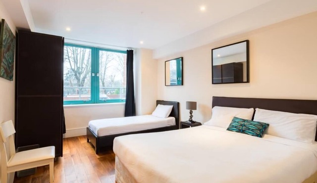 New 2BD & 2BTH Flat - 1 mins walk to underground station