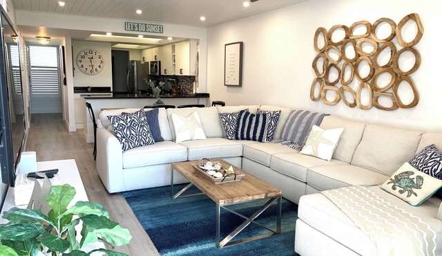 New listing! Bright clean condo in paradise! At Moon Bay condominium
