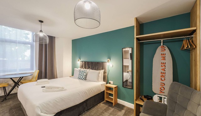 New Stylish King Room I Deluxe Studio App
