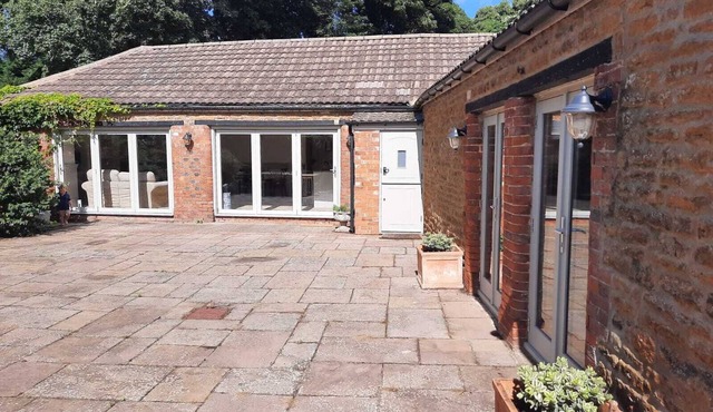 Newly refurbished two-bed (sleeps 4) cottage
