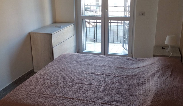 Newly renovated apartment in serviced area