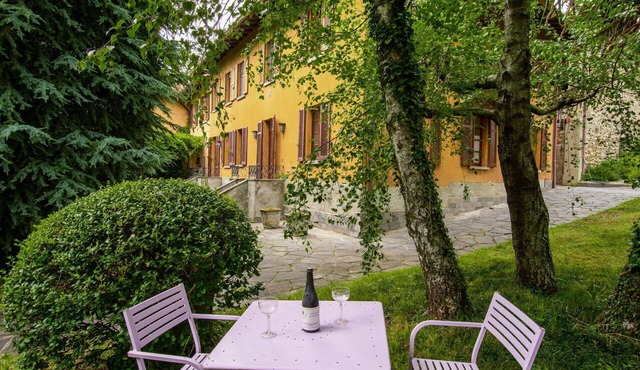 Nice apartment for 4 guests with WIFI, TV, patio and pets allowed