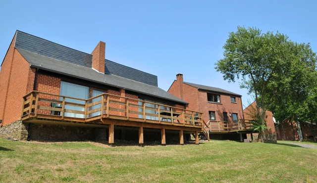 Nice furnished bungalow with a fireplace