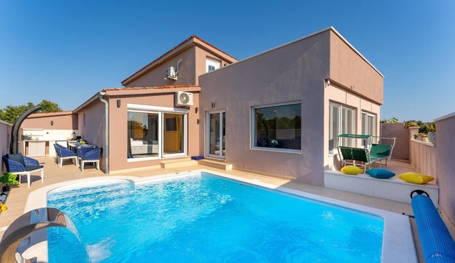 Nice home in Peroj with sauna