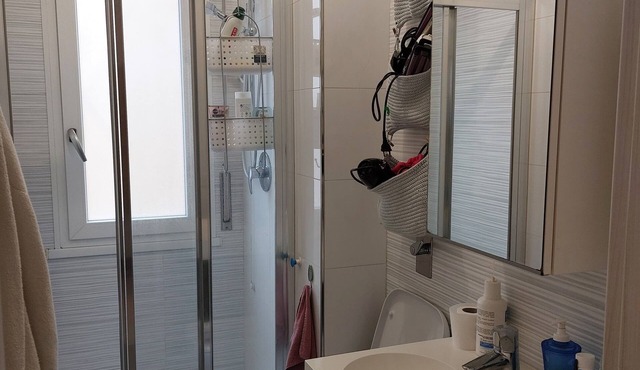 Nice one-bedroom apartment 2 minutes from M1 and M4 subways and only 10 minutes from Citylife.