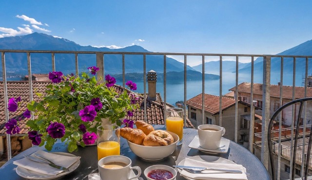 Nonna Delfina Panorama holiday flat on Lake Como