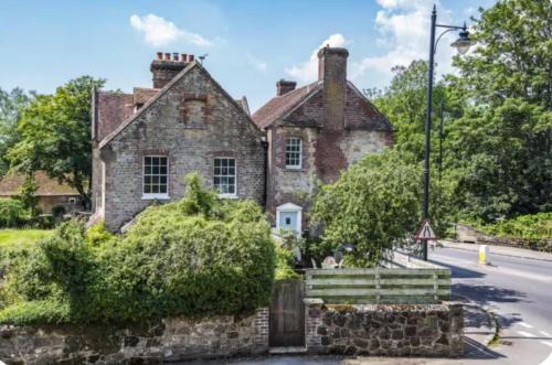 Northmill Cottage - Charming 2 bed residential property with courtyard