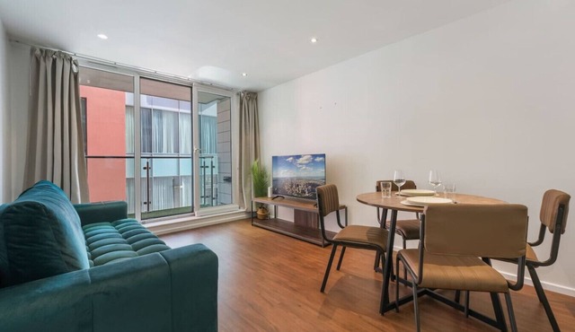 O2 & ExCeL! Modern 1 Bed Flat + Sofa Bed Ideal for Conferences & Families