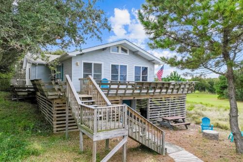 Ocean Breeze N Tees Village OBX