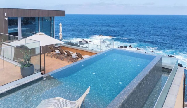 Ocean-View Room Perfect for Both Relaxation and Adventure Seekers + Half Board!